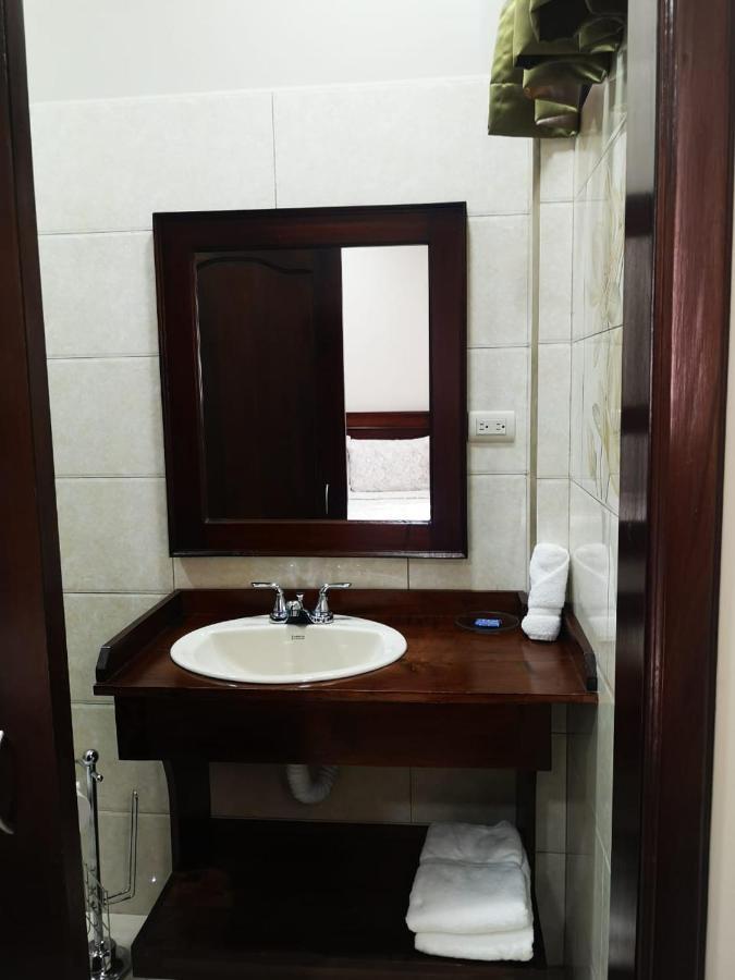 Hotel Y Residencia La Cofradia Santa Rosa de Copan Bagian luar foto